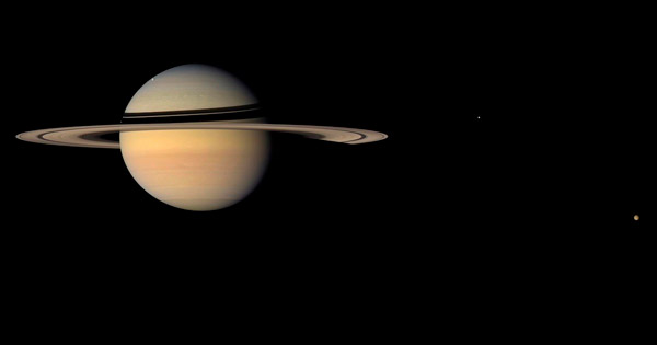¿Hay información en los anillos de Saturno?
