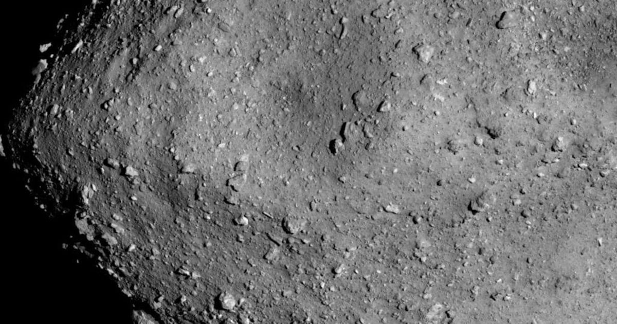 Uracilo descubierto en el asteroide Ryugu: ¿qué significa para el origen de la vida?
